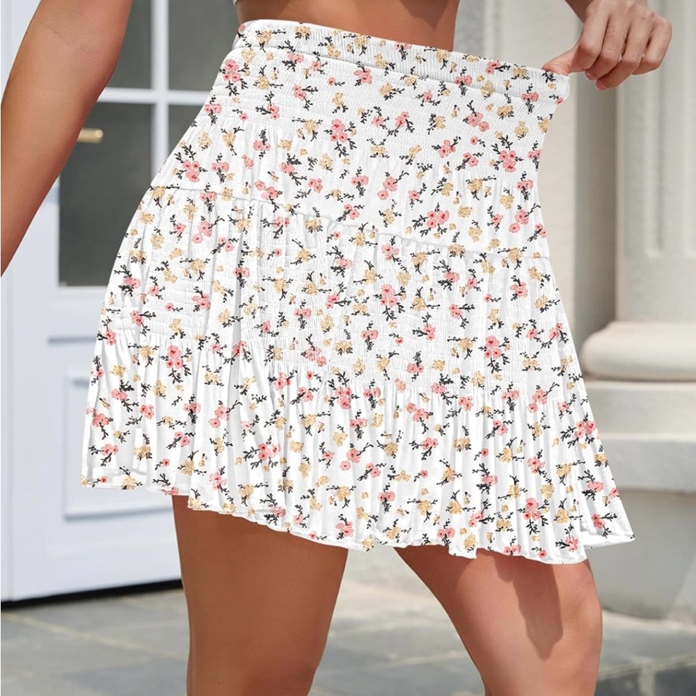 Floral Print Mini Skirt - White and Pink
